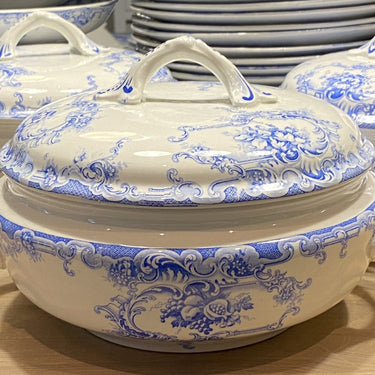 Terrine / Deckeldose - kleines Modell - BFK / Boch / Boch Frères Kéramis - Dekor DAUPHIN hellblau
