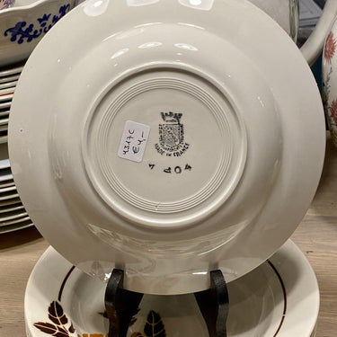 Bord, diep / Soepbord / pastabord - St. Amand - spuitdecor van een roos in donker- en lichtbruin