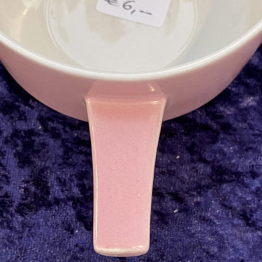 Soup bowl with handle - matt pastel pink with ROYCO print and glossy white interior - Villeroy &amp; Boch