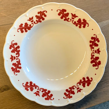 Tiefer Teller / Suppenteller / Pastateller - Boch - Form FESTIVAL - Dekor CORONATION rot (EICHENBLATT)