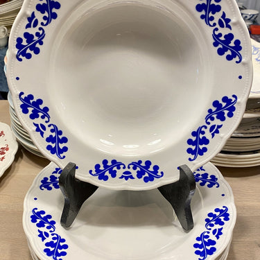 Diep bord / soepbord / pastabord - Boch - vorm FESTIVAL - décor CORONATION blauw (EIKENBLAD)