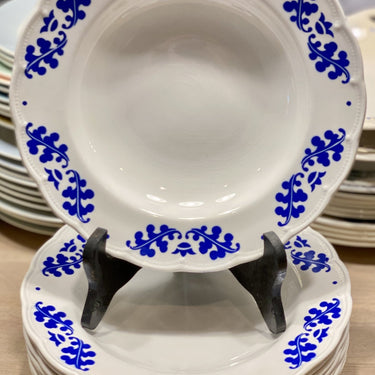 Tiefer Teller / Suppenteller / Pastateller - Boch - Form FESTIVAL - Dekor CORONATION blau (EICHENBLATT)