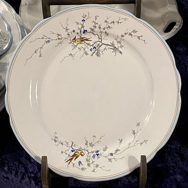 Dinner plate - scalloped edge - Petrus Regout - decor BIRD SONG