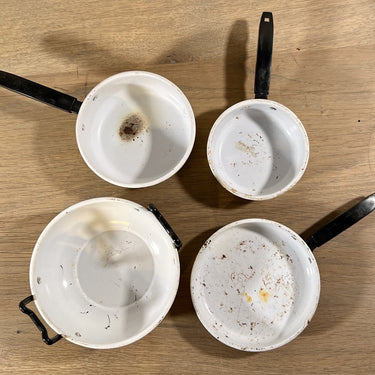 Spielzeugpfannen aus Blech/Metall – unmarkiert – 1950er Jahre – Außenseite gelb gefärbt