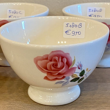 Schale / Spülschale - BFK (Boch Frères) - Dekor (Decalcomania-Dekor) einer rosa Rose mit Knospe
