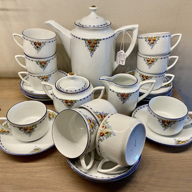 Coffee set - Louis Regout / Mosa - decor 48 (red roses with dark blue and gold-colored lines) - model 1351? (blind mark)
