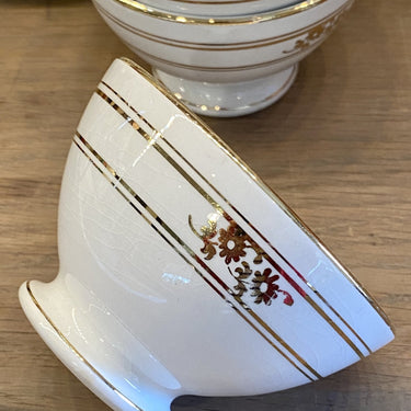 Sink - Petrus Regout - decor 30 (?) with gold-coloured flowers