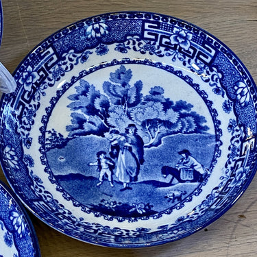 Schoteltje / Onderschotel - alleen gemerkt met een nummer 70 - décor in blauw/ transferware