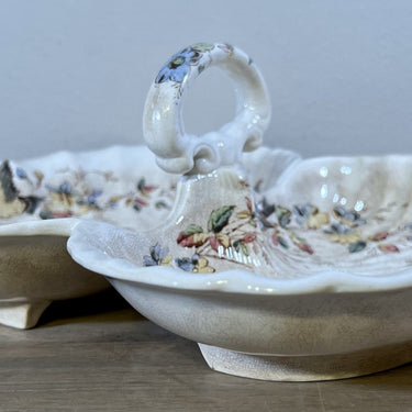 Koekjesschaal / Soezenschaal met handvat in het midden - blindmerk IVORY