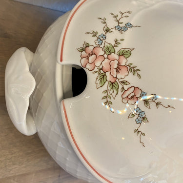 Soup tureen - oval model - Villeroy &amp; Boch - decor ROSETTE