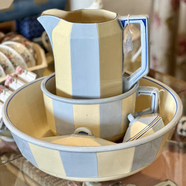 Lampetkan - Boch - model VOLGA1 - décor onbekend, in baby blauw en crème, Art Deco vormgeving - uit 1936