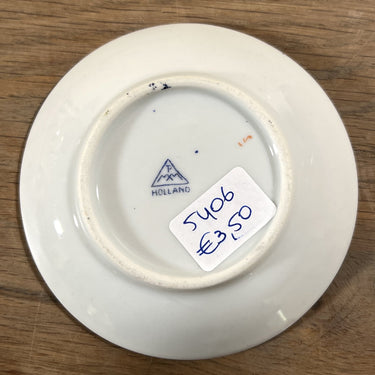 Teller - kleine Größe (Kindergeschirr?) - Mosa/Louis Regout - Papageiendekor im Innenrand mit Netzdekor