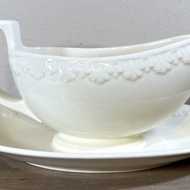 Gravy boat / Sauce boat - Wedgwood or Etruria Barlaston - in cream color
