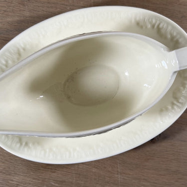 Gravy boat / Sauce boat - Wedgwood or Etruria Barlaston - in cream color