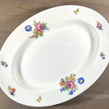 Scale - oval model - Petrus Regout - model BOUDEWIJN with peony rose decoration