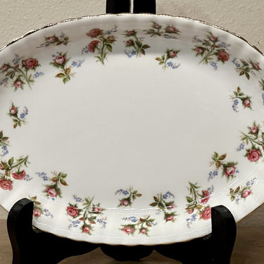 Schaaltje - ovaal model met kleine oren - Royal Albert - décor WINSOME