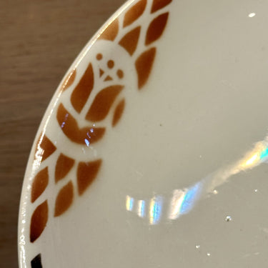Scale on foot / Tazza - Salins - design by A. Regniers? - decor MARCEL (?) in brown spray decor/aérode decor