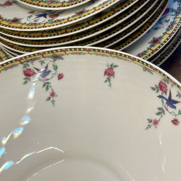 Salad bowl - large model - Limoges B &amp; Cie (Balleroy) - decor in yellow - made for/sold by A. Tytgad