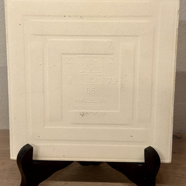 Memorial tile - Villeroy &amp; Boch - 'Juliana 1980 Beatrix' in brown