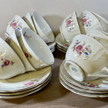 Tasse und Untertasse - Mosa - Dekor in blau/rosa Blumen