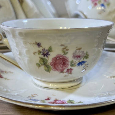 Tasse und Untertasse - Mosa - Dekor in blau/rosa Blumen