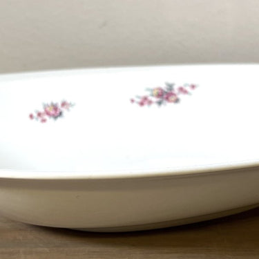 Bread dish / Bowl - oval/egg model - Petrus Regout - decoration scattered flowers