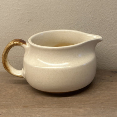 Milchkännchen - ziemlich großes Modell - Boch - Dekor VESUVE (1977) aus brauner/cremefarbener Keramik