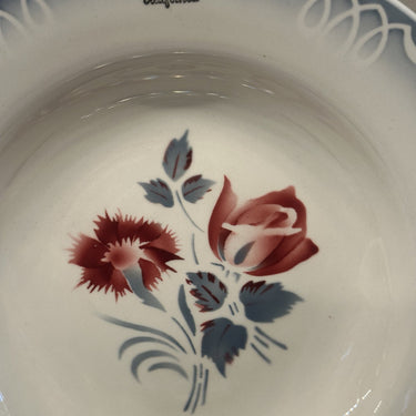 Diep bord / Soepbord / Pastabord - ongemerk maar waarschijnlijk Frans (Sarreguemines) - décor in grijs met rode bloemen