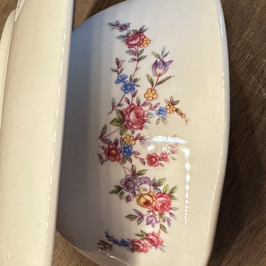 Gravy boat / Sauce boat - round model with 2 spouts - Petrus Regout - decor with small roses and flowers