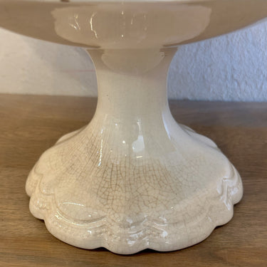 Tazza / Schale auf Fuß - Boch - in weiß mit gewelltem Perlenrand