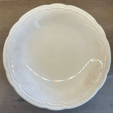 Tazza / Schale auf Fuß - Boch - in weiß mit gewelltem Perlenrand