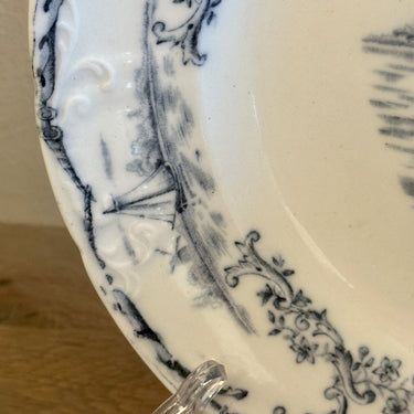 Dinner plate / Eating plate - Winkle (England) - DELPH decor in blue