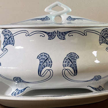 Terrine / Covered dish with base - Onnaing France - GRANIT ALGESIRAS decor in blue