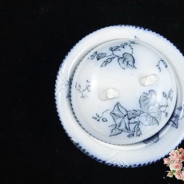 Sponsbakje bestaande uit twee delen – decor vloeiblauwe klokjesbloem.