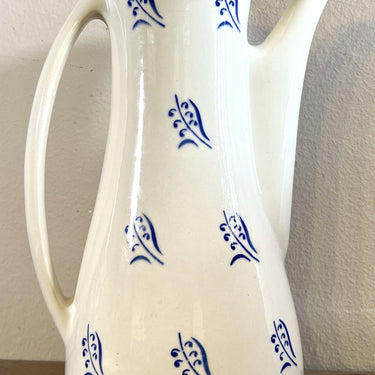 Koffiepot - hoger slank model - ongemerkt maar Boch - décor TIGE DE BLÉ met blauwe korenaren