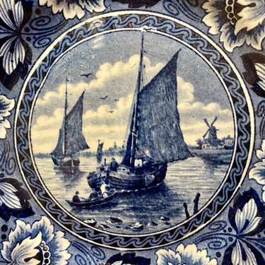 Wandbordje - Société Céramique Maestricht - décor HOLLANDIA in donkerder blauw