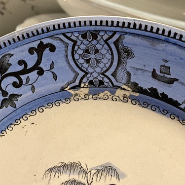 Breakfast plate - Petrus Regout - PAJONG decor with blue edge
