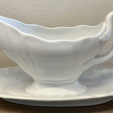 Gravy boat / saucer - Petrus Regout - WELLINGTON decor elegant model in white