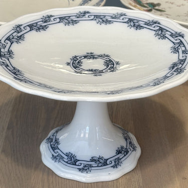 Tazza / Schaal op hoge voet - Brown, Westhead Moore & Co (BWM)- décor HISPANIOLA uitgevoerd in blauw