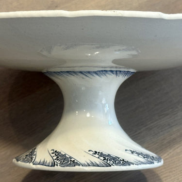 Tazza / Bowl on medium foot - Luneville - decor in blue with stylized flowers and a wavy edge