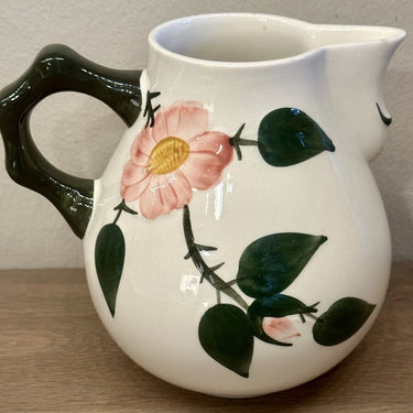Jug / Milk jug / Water jug ​​- Villeroy &amp; Boch Mettlach - decor WILD-ROSE / WILDROSE