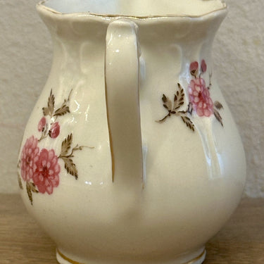 Milchkännchen - Mosa (5-Bogen ist ca. 1930-1940) - Modell BAROQUE mit rosa Chrysanthemen