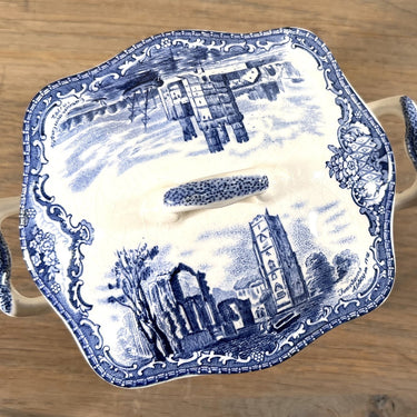 Sugar bowl with lid - Johnson Bros England - OLD BRITAIN CASTLES decor in blue