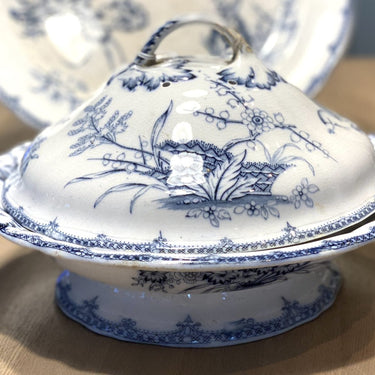 Covered dish / tureen - with lid - Minton &amp; Co - MONA blue decor