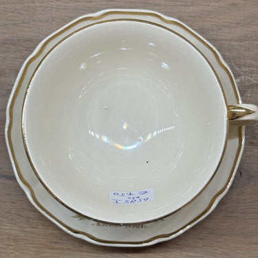 Tasse und Untertasse - Boch - Modell TOURNAI - Dekor mit 2 Tauben und einem Wappen - speziell für das Café 'Local Unique' hergestellt
