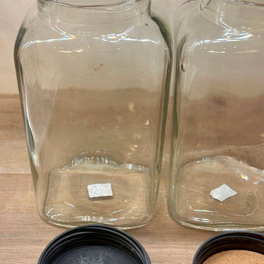 Storage jar - TONNEMA'S Spécialités - large glass model with black bakelite screw lid
