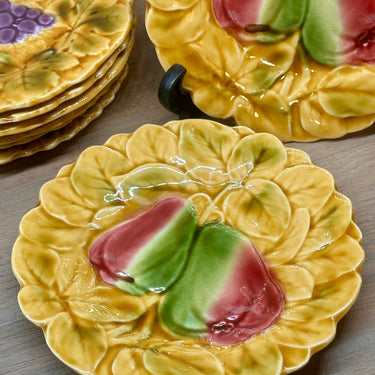 Dessertteller - Sarreguemines - aus Majolika/Barbotine mit Birnenbildern