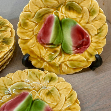 Dessertteller - Sarreguemines - aus Majolika/Barbotine mit Birnenbildern