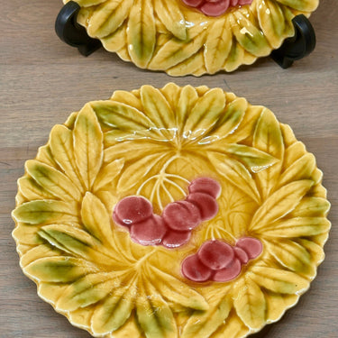 Dessertteller - Sarreguemines - aus Majolika/Barbotine mit Kirschbildern