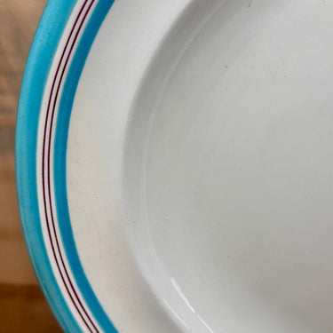 Bowl / Plate - large, oval, model - Wedgwood - with azure blue edge and fine dark red lines